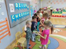 dzien_chlopca_jezyki018.jpg