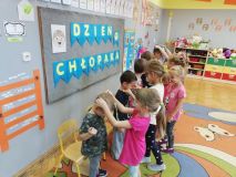 dzien_chlopca_jezyki020.jpg