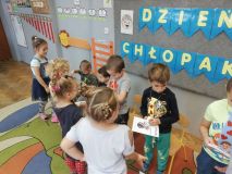 dzien_chlopca_jezyki025.jpg