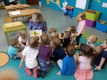 bibliotekarka02.jpg